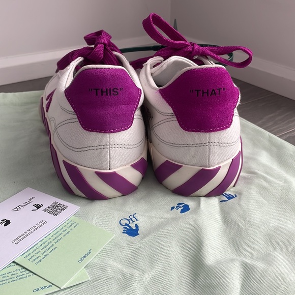 Off-White Low Canvas Sneaker - Women’s size 40 - Picture 3 of 7